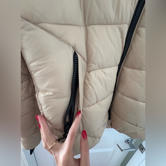 Point Zero Ultralight Puffer Jacket – Size M - Picture 3 of 16